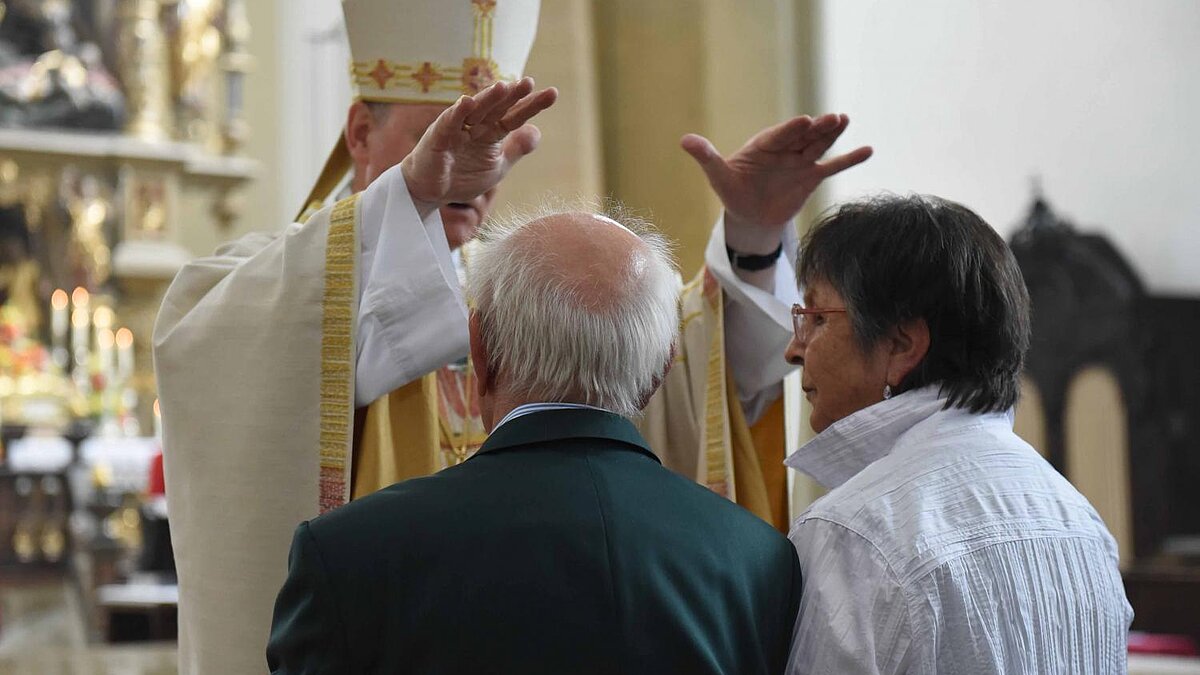 Ehejubiläen im Dom zu Limburg feiern